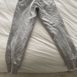 TNA Cozy Fleece Crop Sweatpants in Light Gray